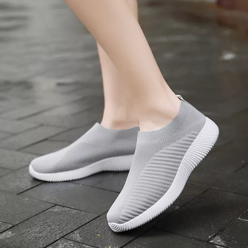 Tênis slip on.